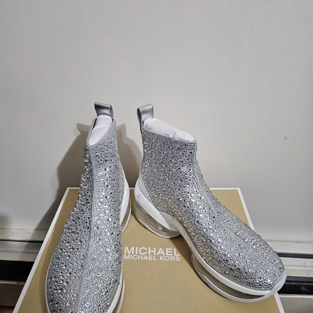 New Michael Kors Silver Women's Shoes - Picture 2 of 2